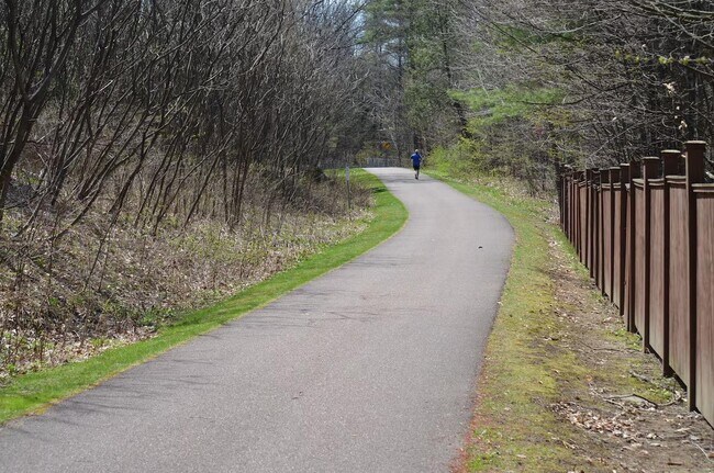 Building Photo - 55 Suncrest Terrace