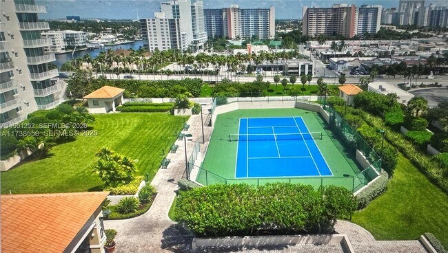 Building Photo - 3020 NE 32nd Ave