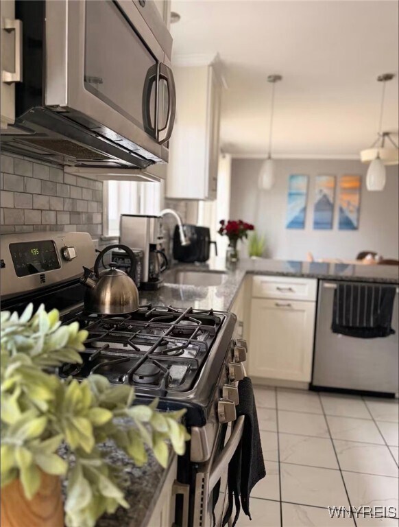 Building Photo - 30 Manlon Terrace