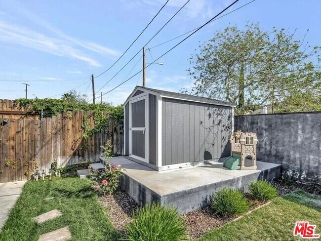 Building Photo - 28040 Ermine Pl