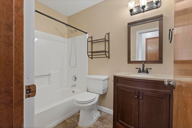 Building Photo - 617 Fitzgerald Dr