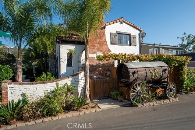 Building Photo - 1481 Santa Cruz St