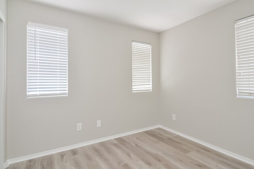 Building Photo - 1006 Grand Cerritos Ave