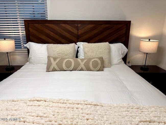 Building Photo - 3428 E Acoma Dr