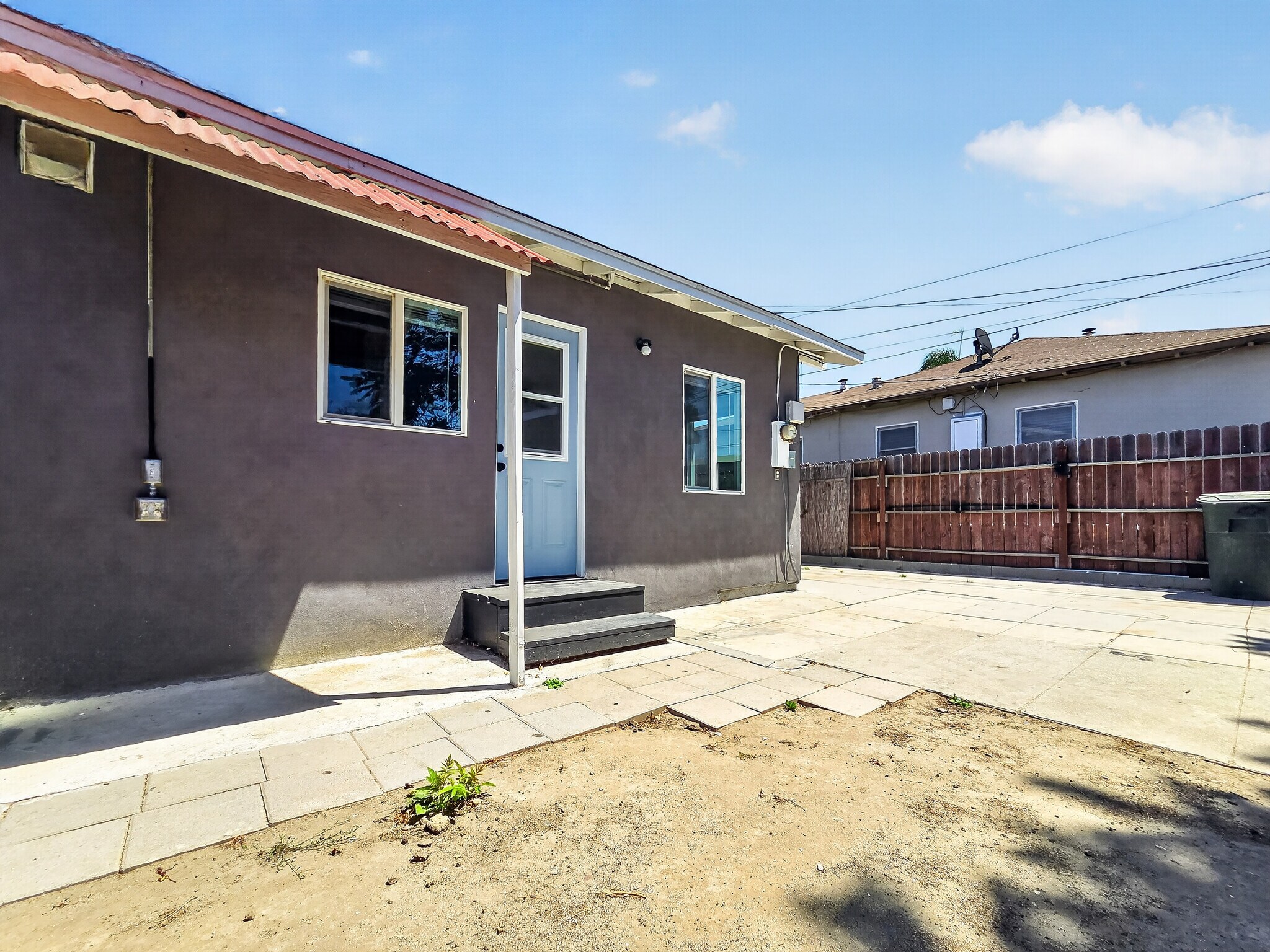Building Photo - 9524 Mayne St
