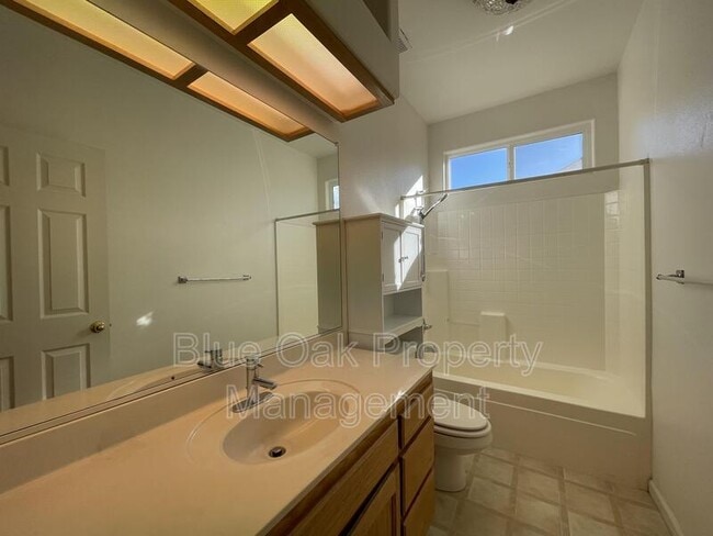 Building Photo - 1877 Devonshire Dr