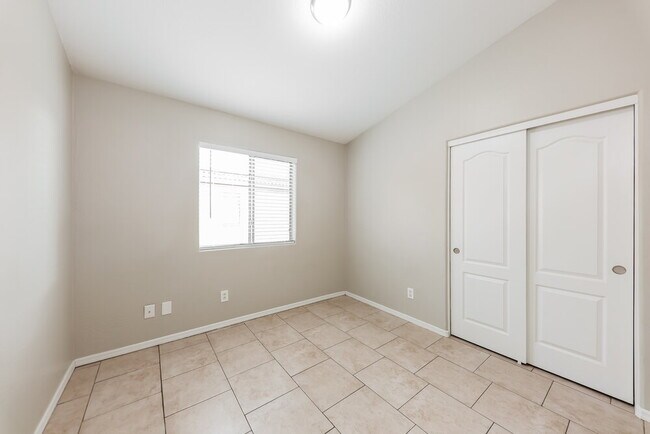 Building Photo - 14051 W Two Guns Trail