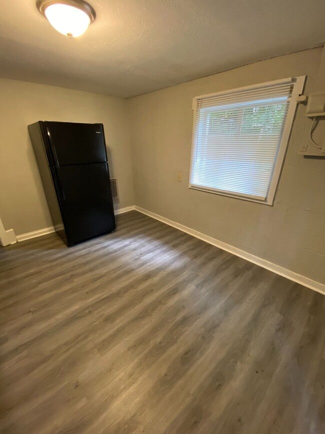 Building Photo - 406 Hietts Ln