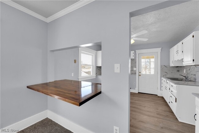 Building Photo - 1026 W Fourth St