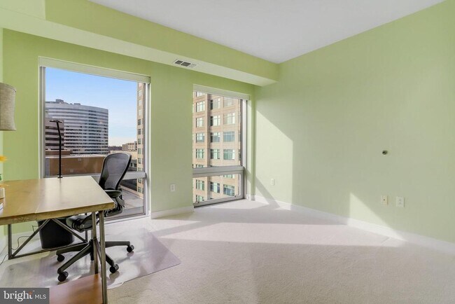 Building Photo - 1111 19th St N