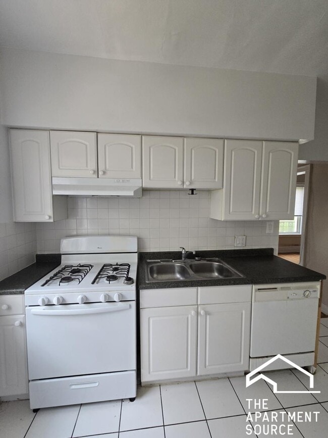 Building Photo - 918 Reba Pl