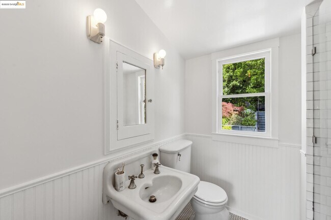 Building Photo - 95 Alvarado Pl