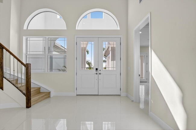 Building Photo - 15120 Wildwood Cir