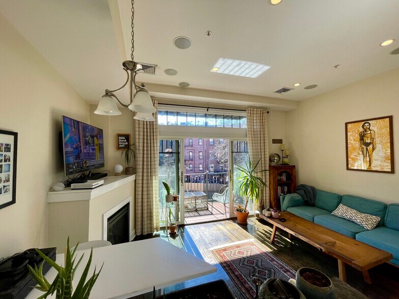 Building Photo - 410 Columbus Ave