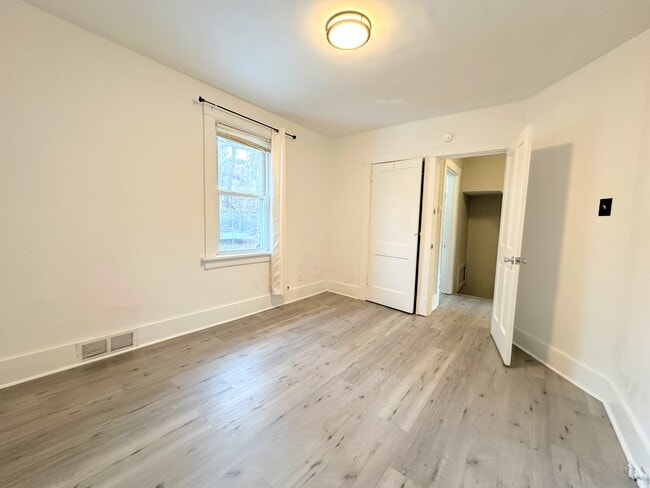 Building Photo - 2805 Louisiana Ave