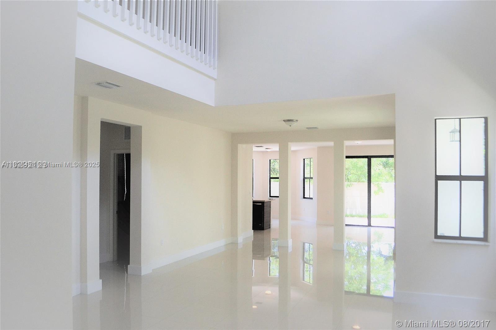 Building Photo - 6930 NW 106th Ave