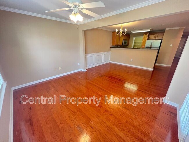 Building Photo - 409 Falling Rock Way