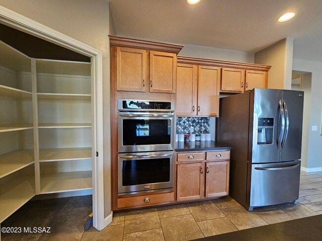 Building Photo - 9831 N Melandra Way