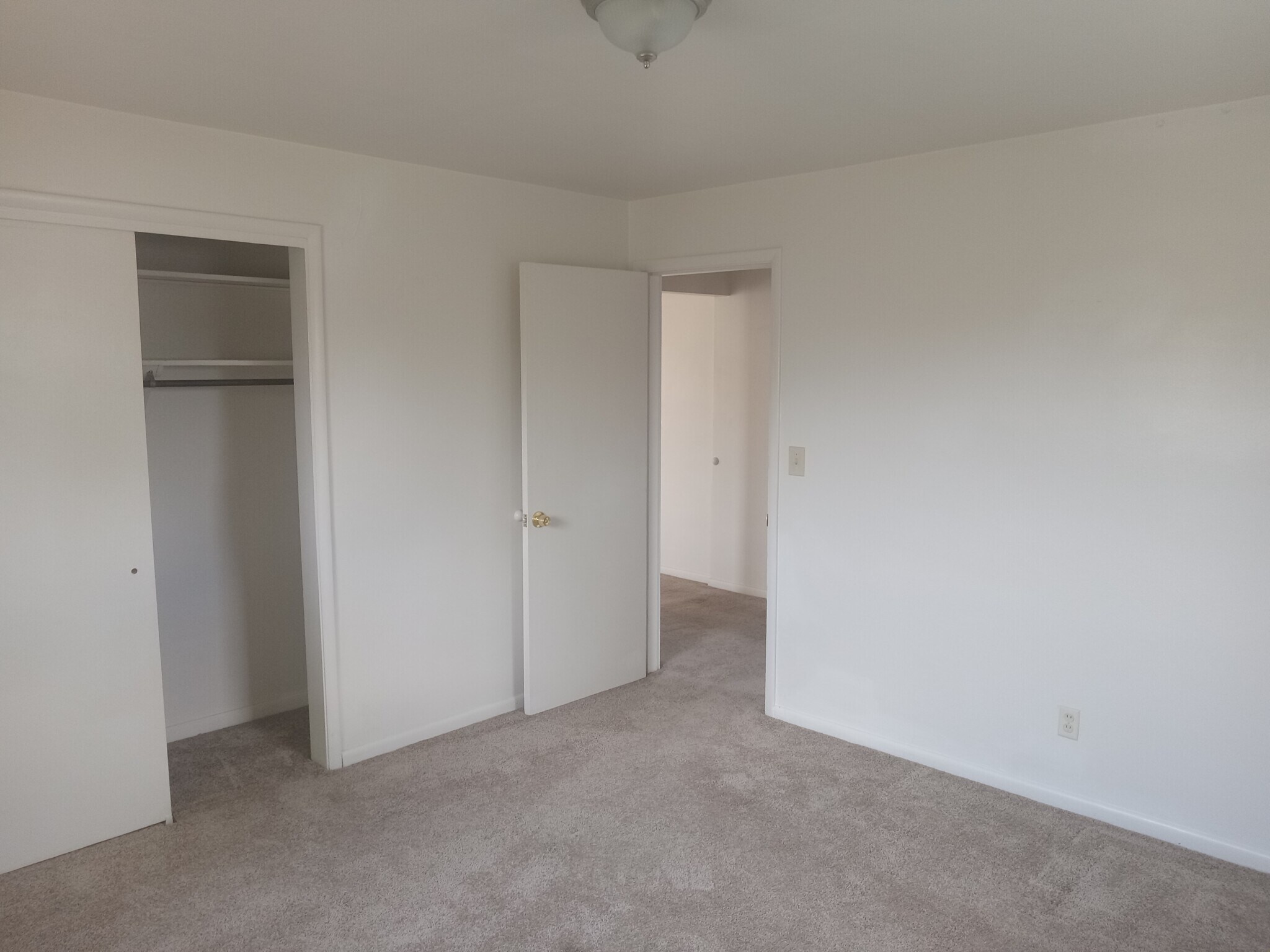 Building Photo - 5361 Plumridge Dr