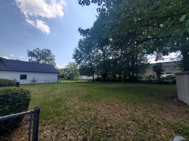 Building Photo - 406 Buie Ct