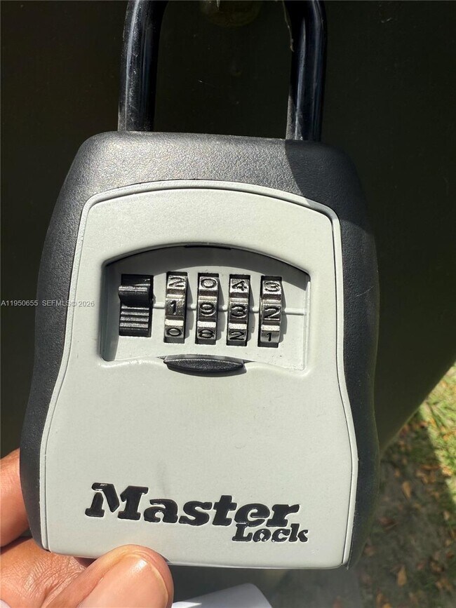 Building Photo - 11040 SW 196th St