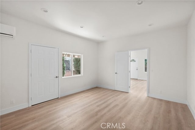 Building Photo - 1530 N Mariposa Ave