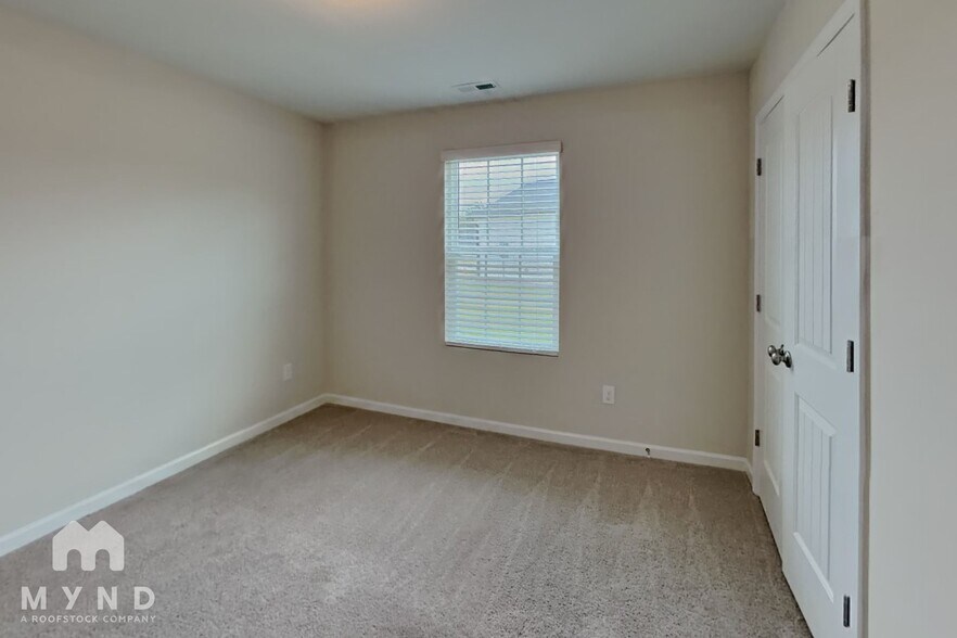 Building Photo - 6823 Hardwick Ln