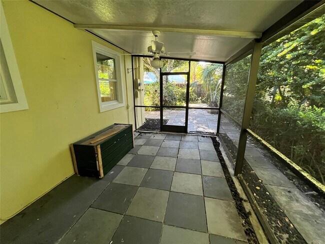 Building Photo - 1636 NE 18th St