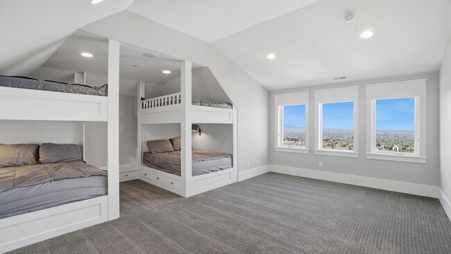 Building Photo - Luxurious Herriman 6 Bed with Indoor Court, Theater & Stunning Views!!!