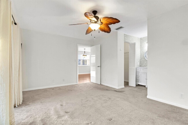 Building Photo - 6890 Royal Palm Blvd