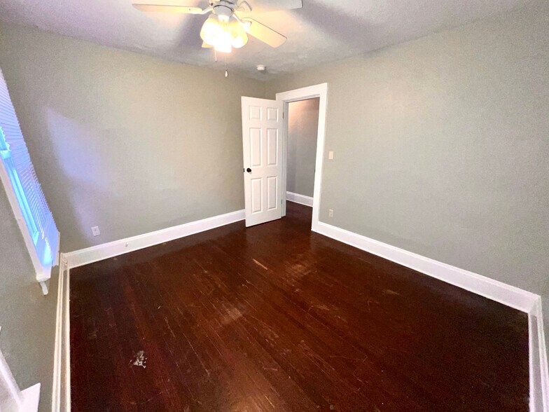 Building Photo - 1157 E Whittier St