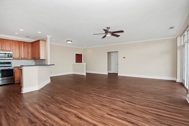 Building Photo - 400 N Church St