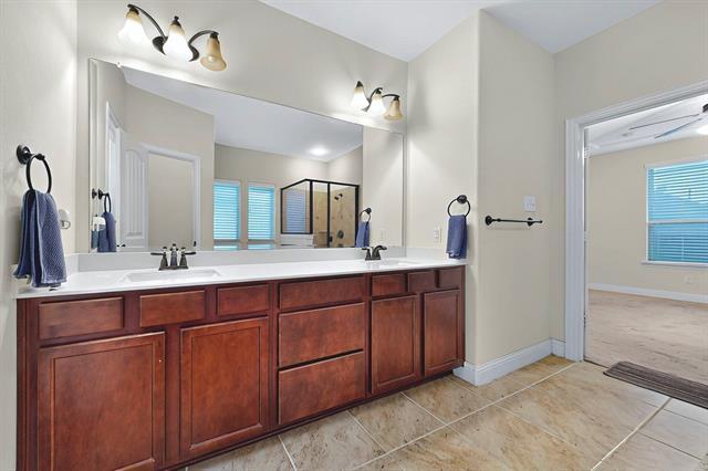 Building Photo - 2633 Sunstar Dr