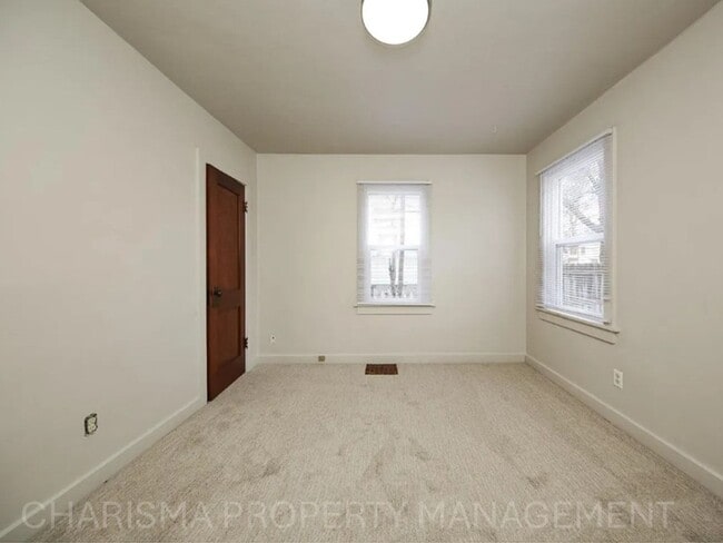 Building Photo - Charming 3 BD Home Across from Emerson Park – Move-In Ready!