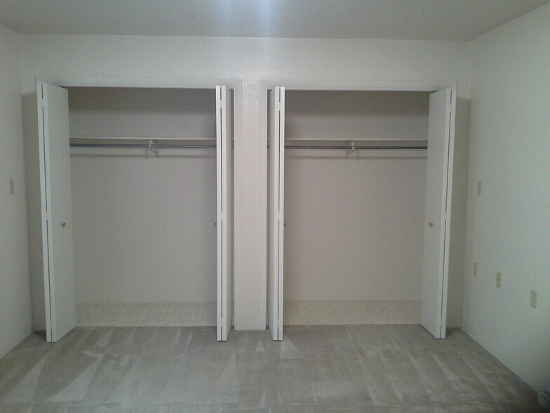 Closet - 119 Valley View Dr