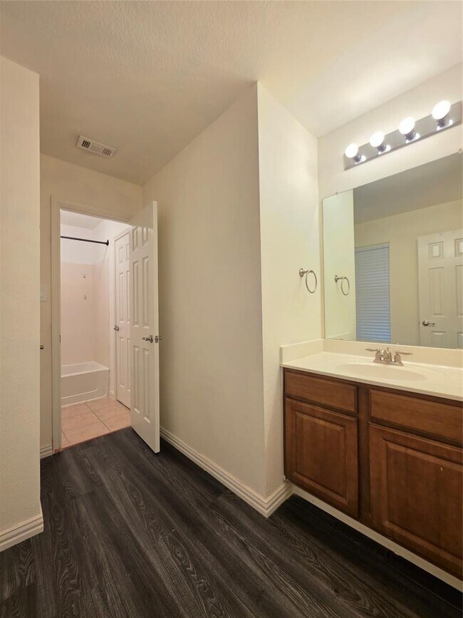 Building Photo - 148 Black Cap Run