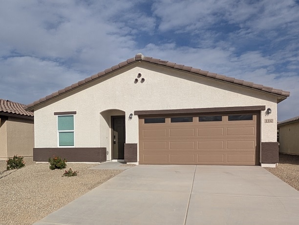 Building Photo - 1332 W Hopi Dr