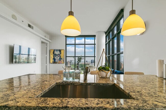 Building Photo - 101 Bowen St