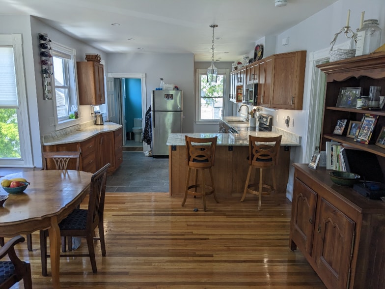 Building Photo - 90 Glenwood Rd