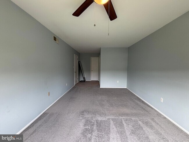 Building Photo - 99 Brookview Cir
