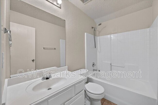 Building Photo - 844 Canyon Cove Dr