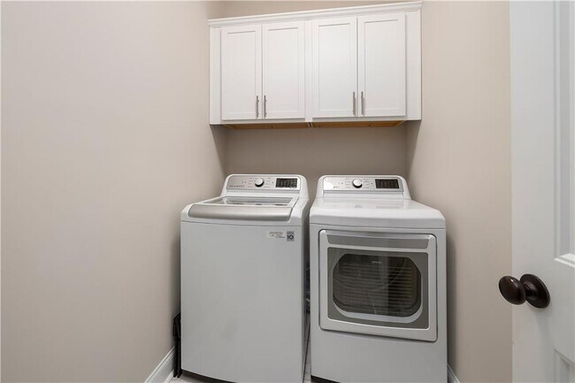 Building Photo - 405 Mariners Cir
