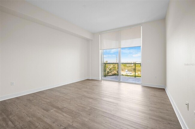 Building Photo - 1375 Beach Rd