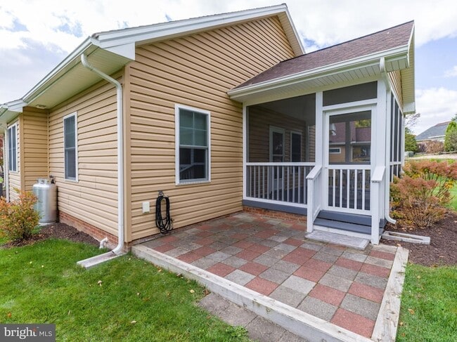 Building Photo - 2616 Greenport Dr