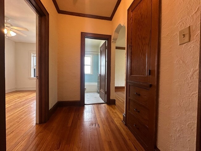 Interior Photo - 1628 Franklin