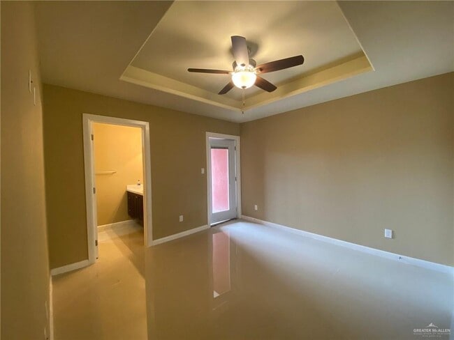 Building Photo - 27 E Pineridge Ave