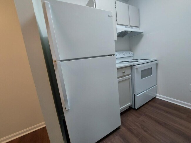 Building Photo - 427 S Main St