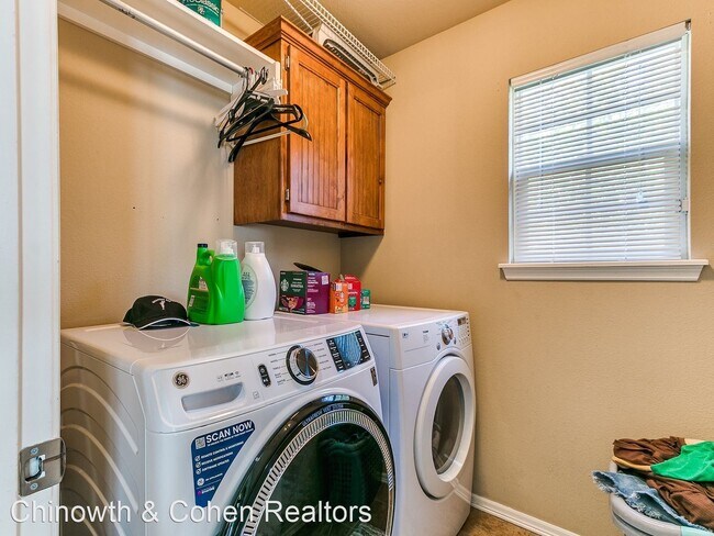 Building Photo - 4 br, 2 bath House - 9208 N 98th E Ct