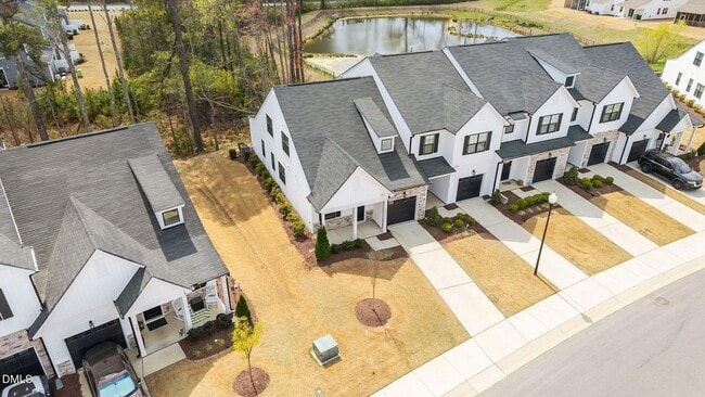 Building Photo - 745 Putney Hl Rd