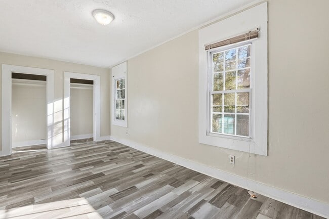 Building Photo - 1303 E 33rd St